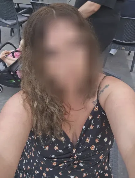 Büsra, 36