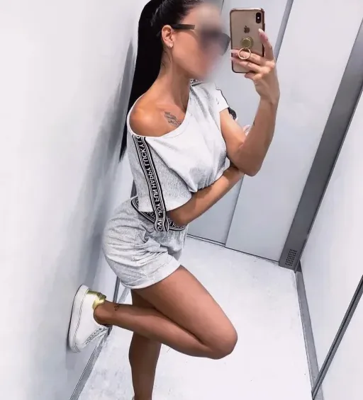 Celina, 34