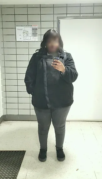 Julia, 35