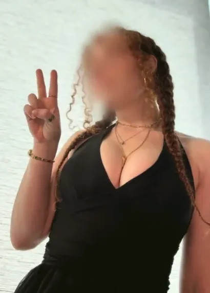 Katrin, 25