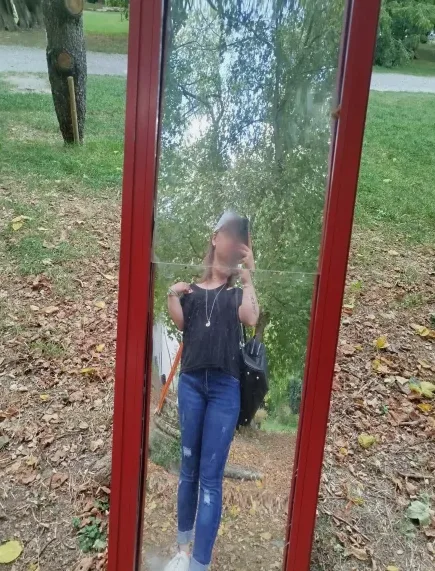 Laura, 27