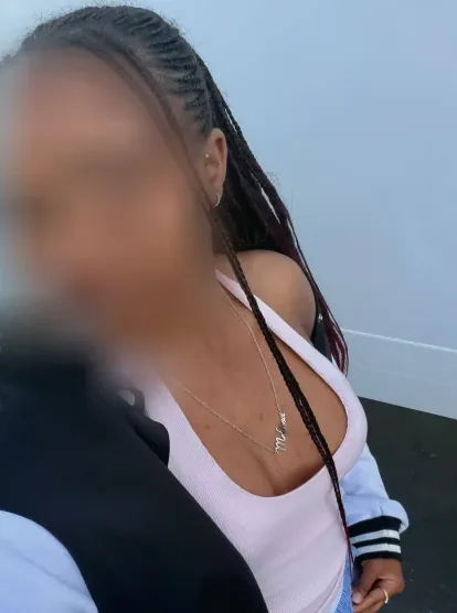 Lucia, 20