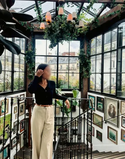 Nadine, 30