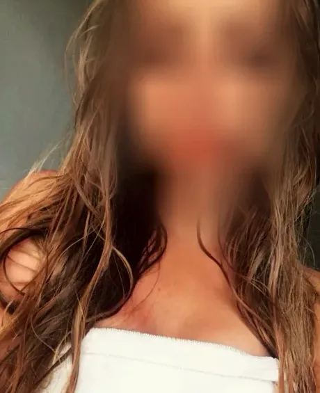 Özlem, 26