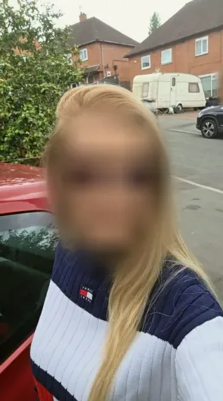 Pauline, 39