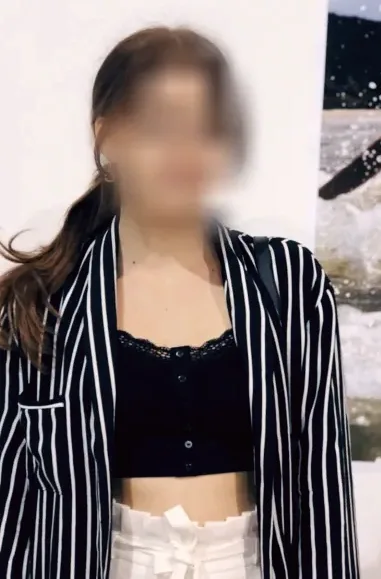 Yvonne, 28
